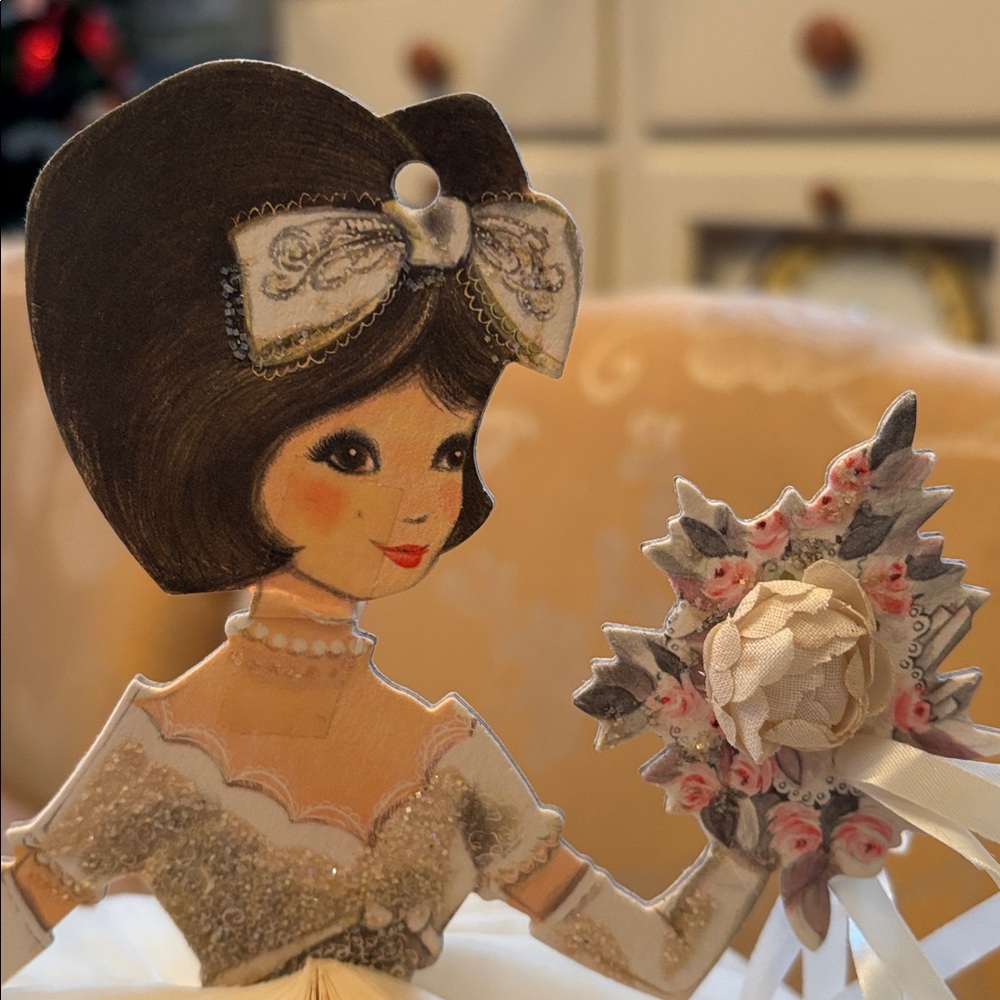 Vintage Hallmark Bride Centerpiece - Picture 3 of 14